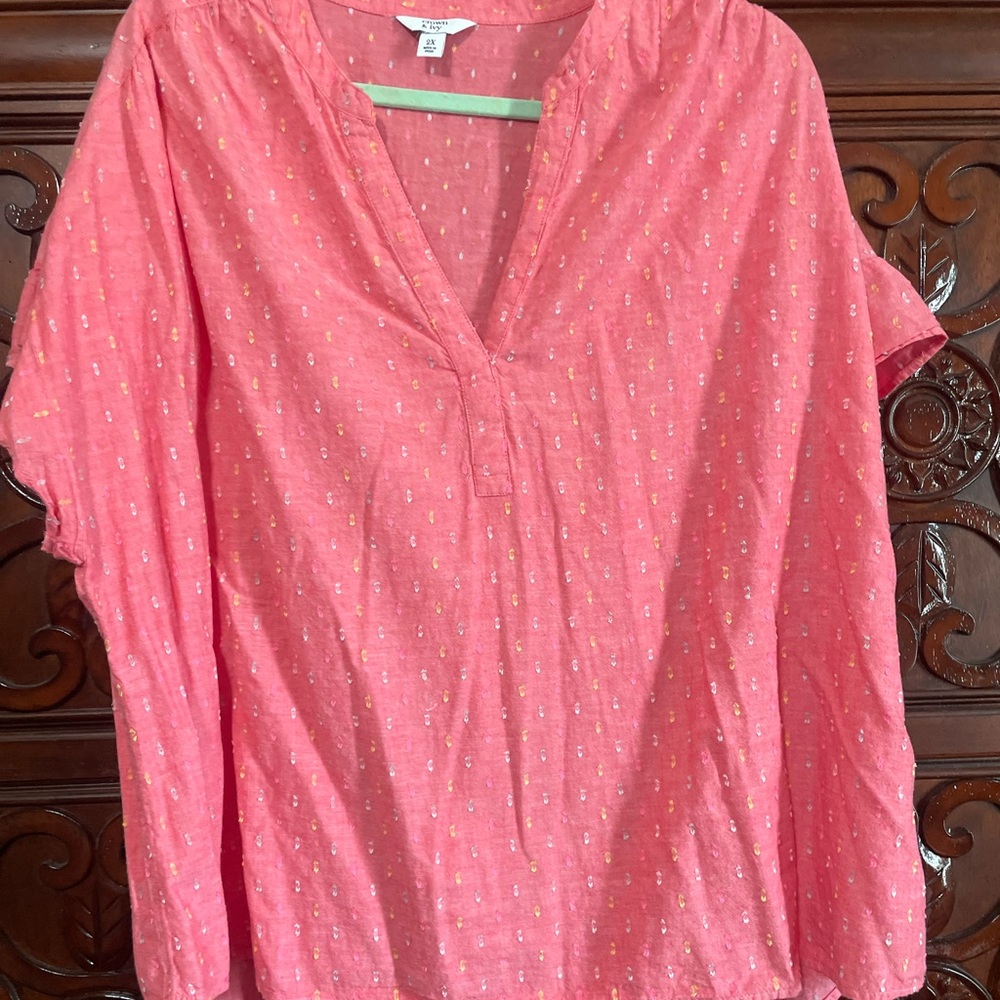 Comfy, loose fitting lightweight shirt. In excellent shape since rarely worn